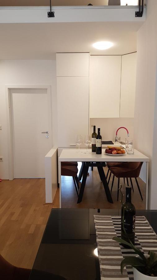 Deluxe Apartment Kristian Whit A Private Parking Rijeka Eksteriør bilde