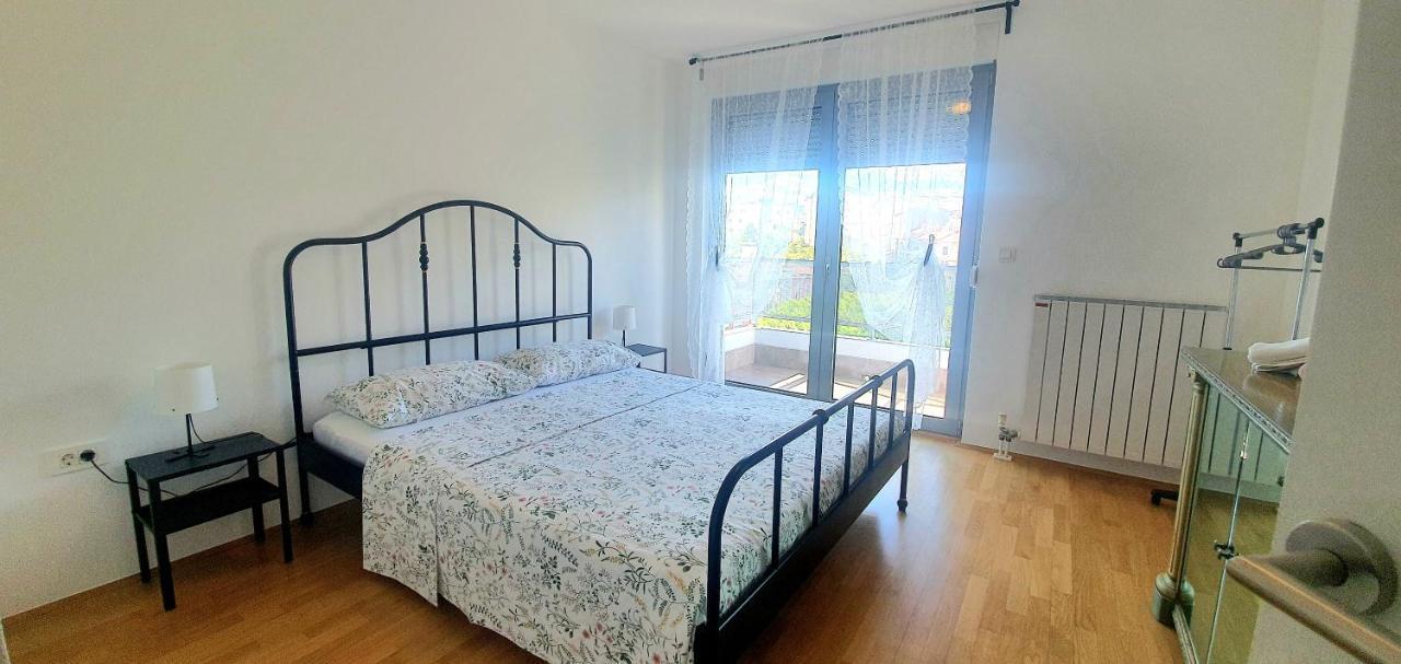 Deluxe Apartment Kristian Whit A Private Parking Rijeka Eksteriør bilde
